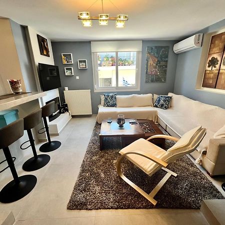 Modern Family Retreat Daire Golos Dış mekan fotoğraf