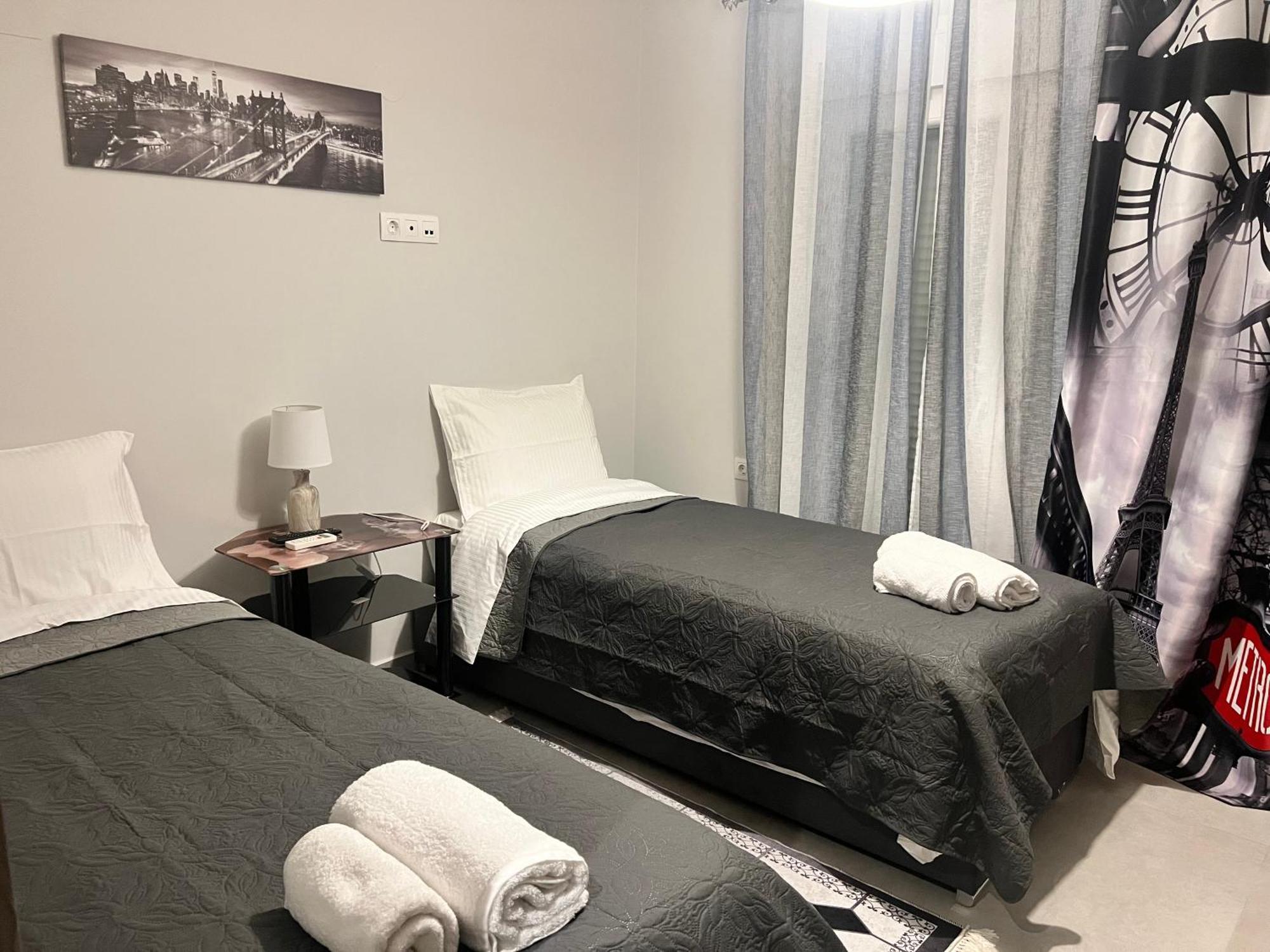 Modern Family Retreat Daire Golos Dış mekan fotoğraf