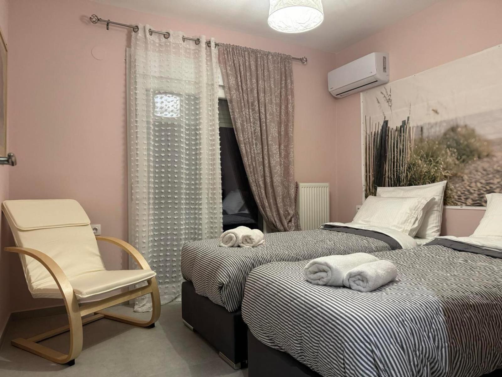 Modern Family Retreat Daire Golos Dış mekan fotoğraf